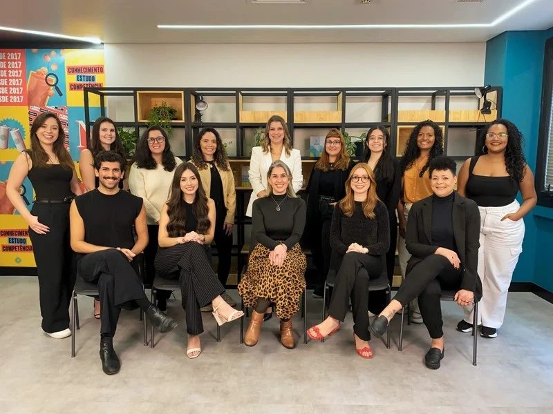 Time da NutraLíder reunido no escritório